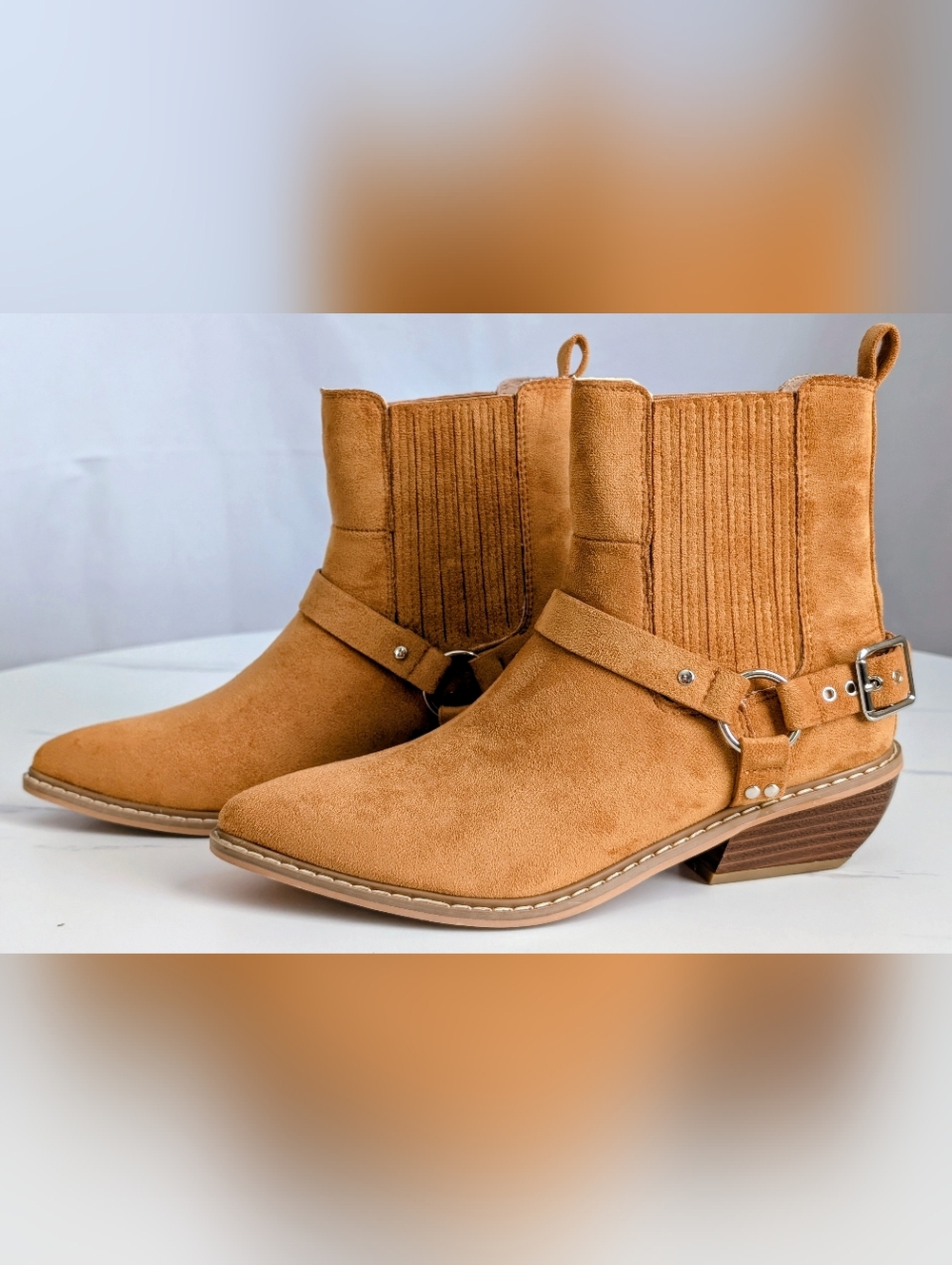 NWT CHASE + CHLOE Yareli-1 Tan Suede Western Buckle Ankle Boots Size 8 NIB